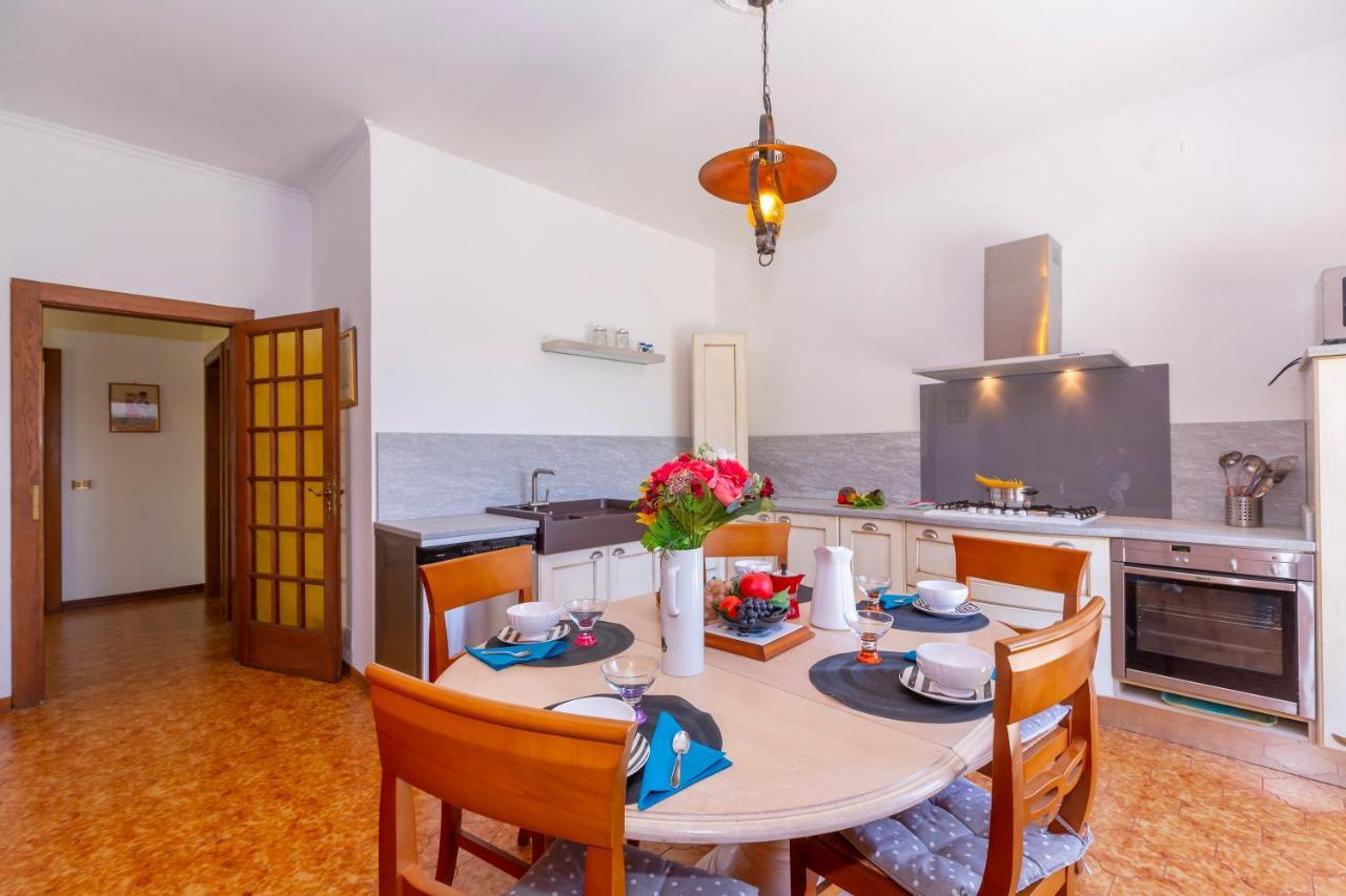 Villa Martine Au Bord Du Lac - Happy Rentals Cadrezzate Екстер'єр фото